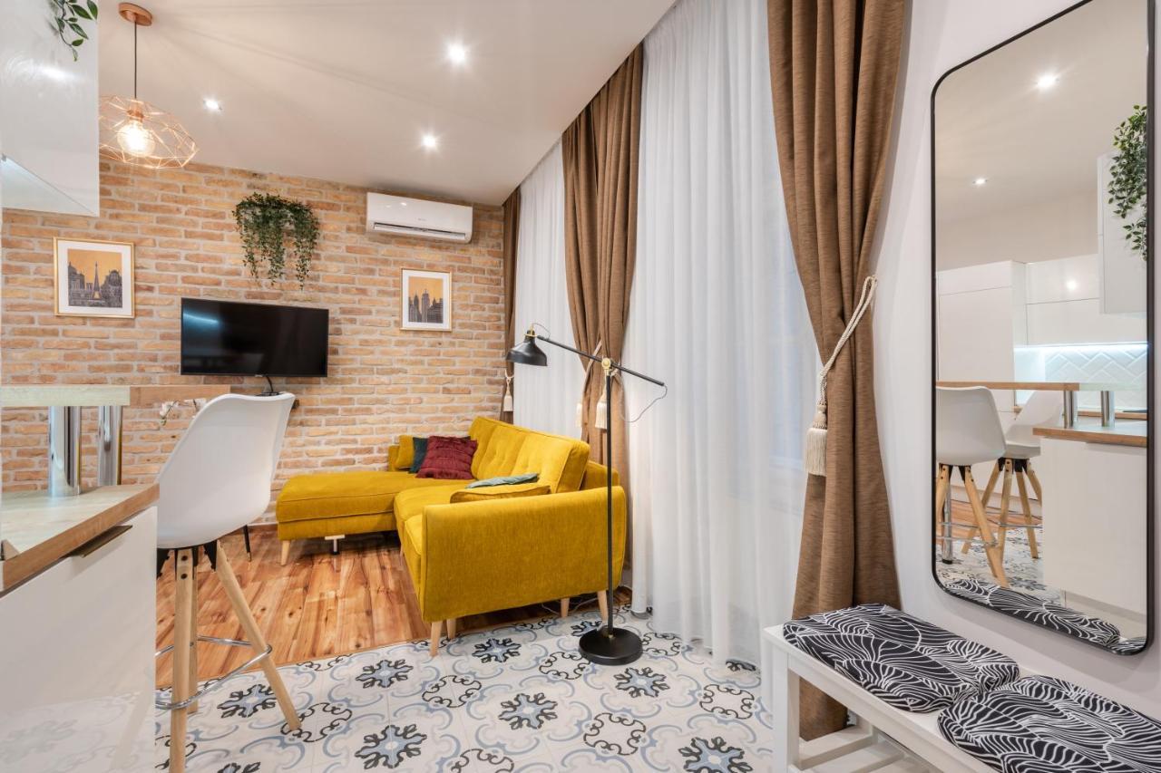 Architecture Fan'S Apartment Near Opera House Budapest Bagian luar foto