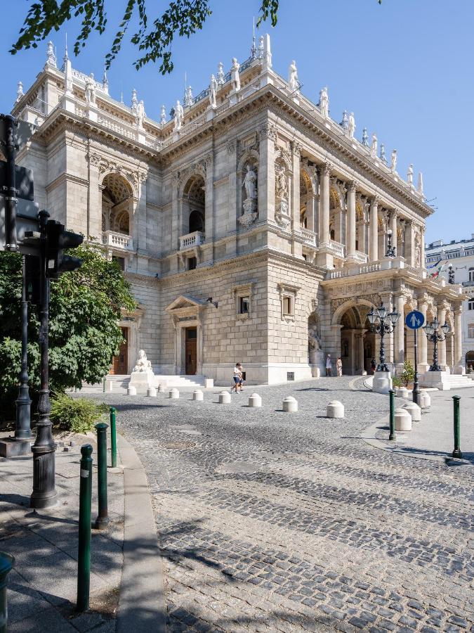 Architecture Fan'S Apartment Near Opera House Budapest Bagian luar foto