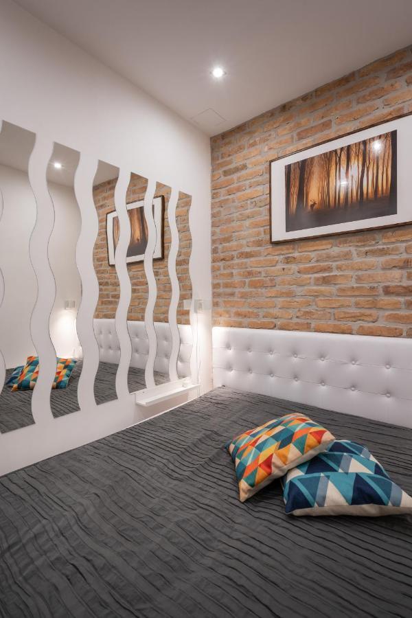 Architecture Fan'S Apartment Near Opera House Budapest Bagian luar foto