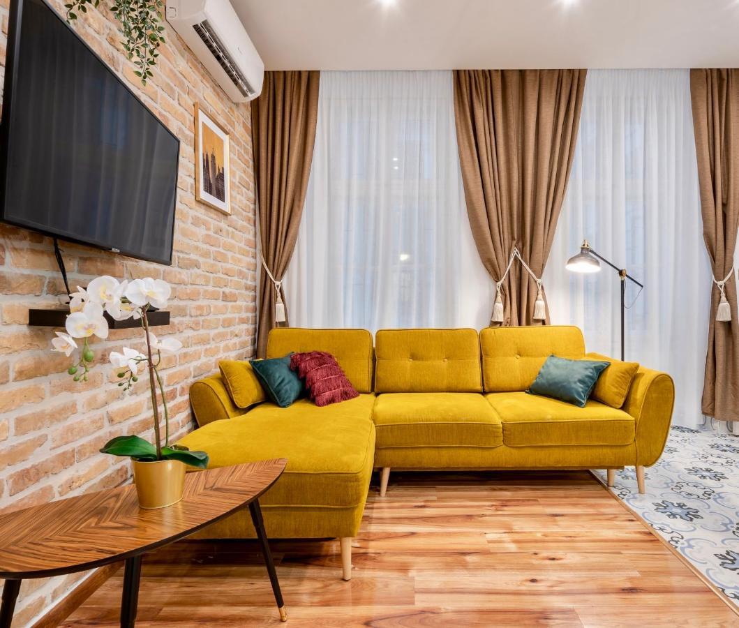 Architecture Fan'S Apartment Near Opera House Budapest Bagian luar foto